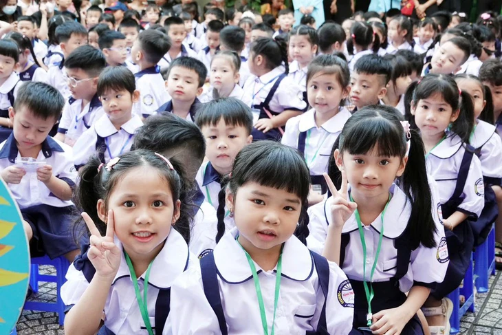 dang-tran-con-4-1757513790269640723429 Tuyển sinh lớp 1 - Ảnh 1.