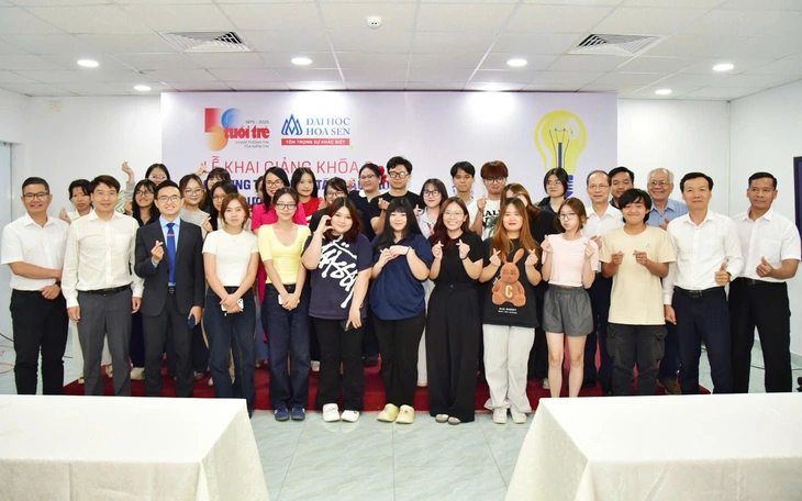 Sinh viên học bình luận và tham quan không gian làm việc mới tại báo Tuổi Trẻ - Ảnh 5.